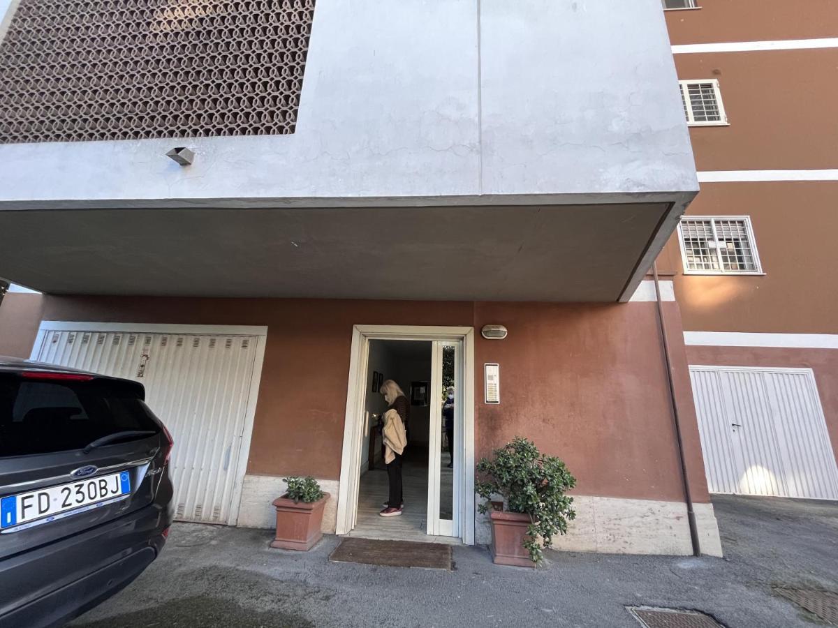 Monolocale A Mostacciano Appartement Rome Buitenkant foto