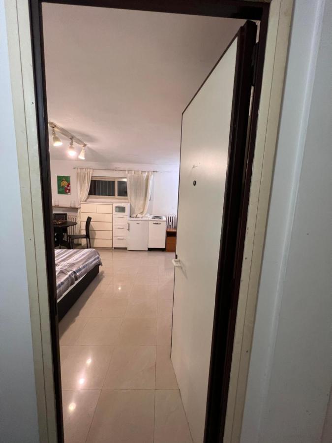 Monolocale A Mostacciano Appartement Rome Buitenkant foto