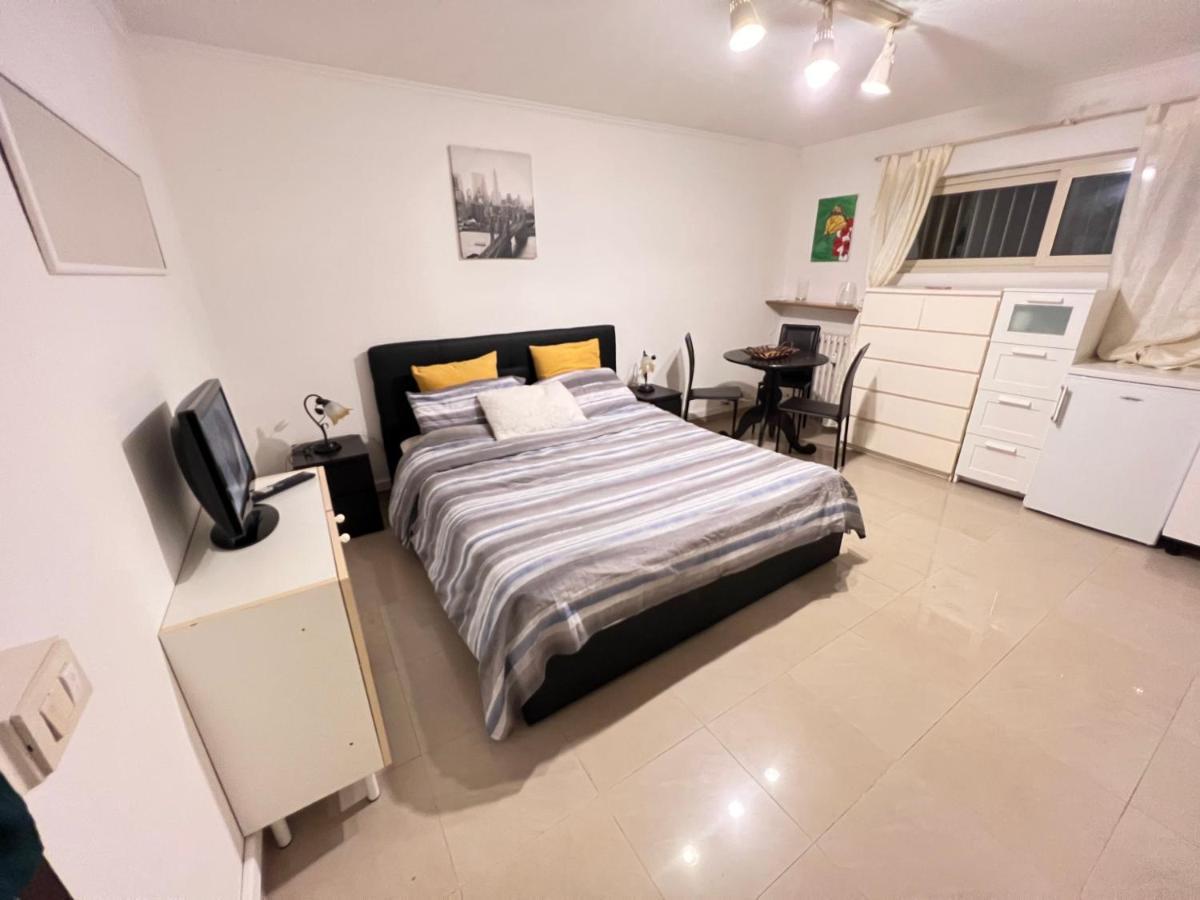 Monolocale A Mostacciano Appartement Rome Buitenkant foto