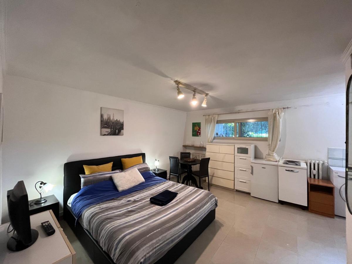 Monolocale A Mostacciano Appartement Rome Buitenkant foto