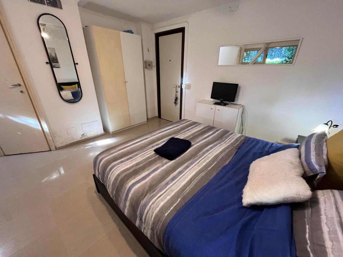 Monolocale A Mostacciano Appartement Rome Buitenkant foto