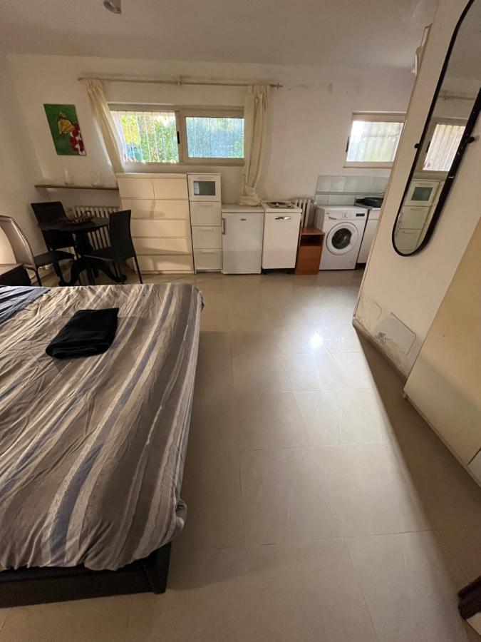 Monolocale A Mostacciano Appartement Rome Buitenkant foto