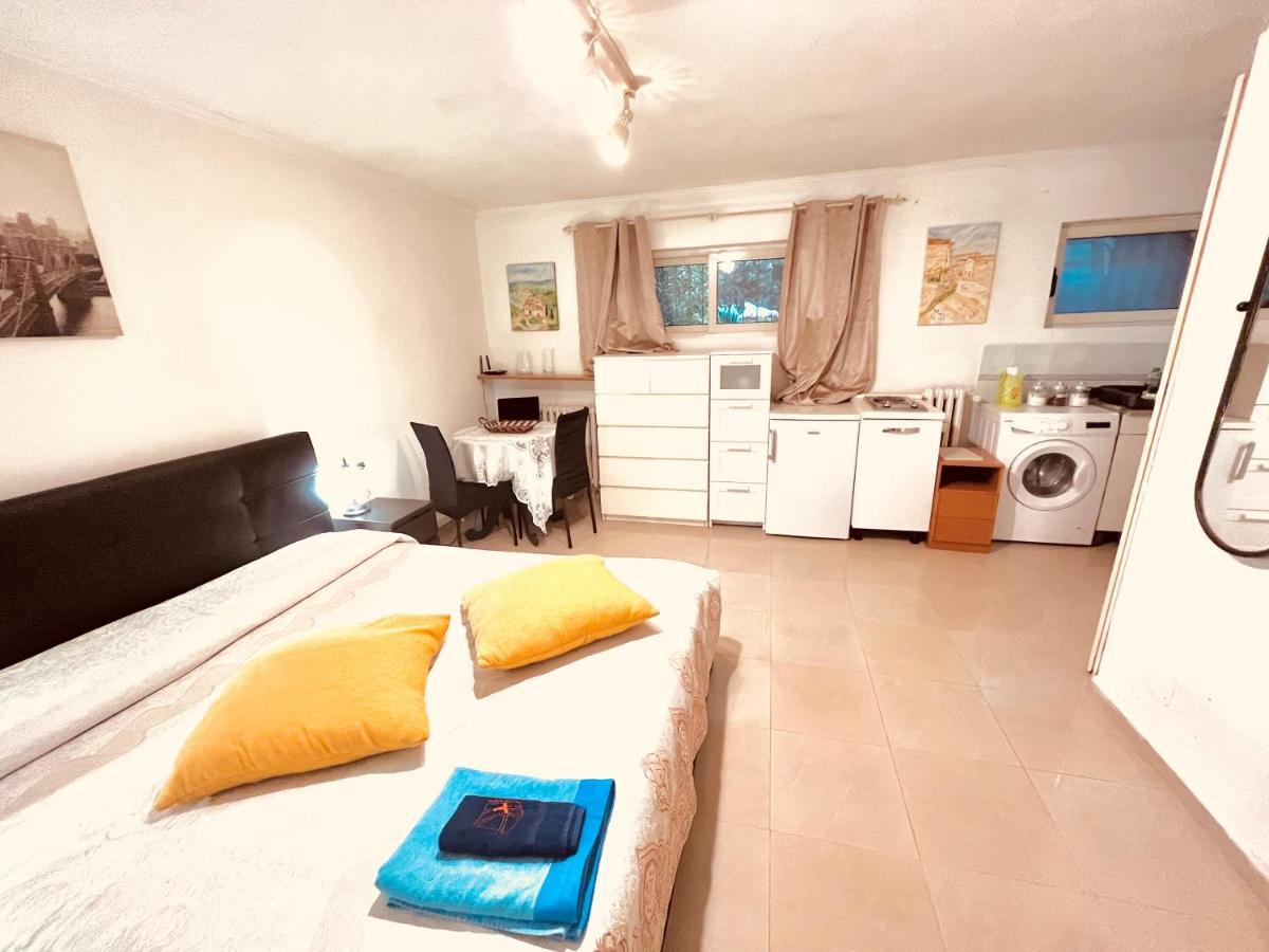 Monolocale A Mostacciano Appartement Rome Buitenkant foto