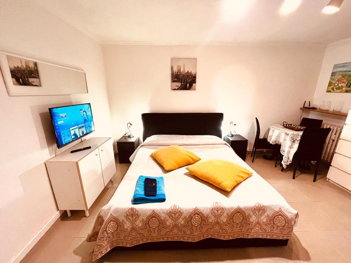 Monolocale A Mostacciano Appartement Rome Buitenkant foto